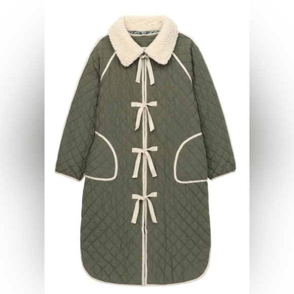 THE GREAT. Jackets & Blazers - The Great - The Long Quilted Reversible Jacket in Army